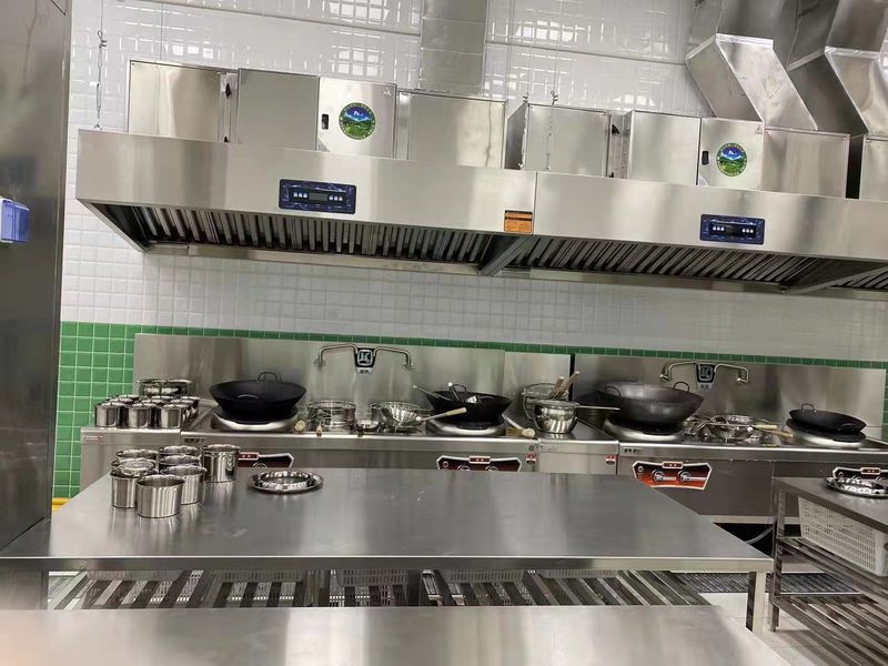 新鄉(xiāng)過(guò)濾凈化公司訂購(gòu)廚房設(shè)備一套